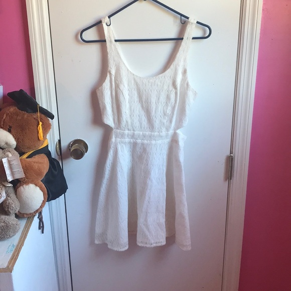 White Dress - Picture 1 of 2